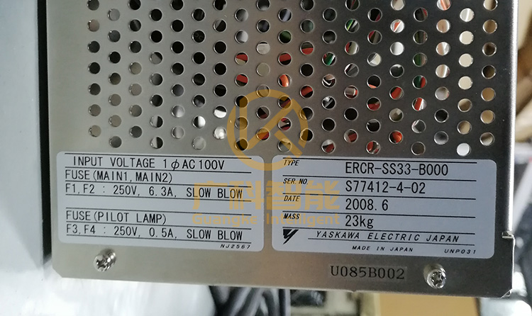 維修半導體專用安川機械手控制器ERCR-SS33-B000